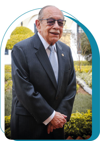 Dr. Darío Salvador Cadena Rey